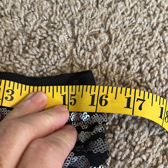 Theory size 6, sequin mini skirt - Picture 5 of 6